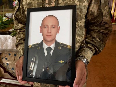 У Хмельницькому відбулося прощання із загиблими військовими — Віталієм Галаганом та Андрієм Старим У Хмельницькому відбулося прощання із загиблими військовими — Віталієм Галаганом та Андрієм Старим