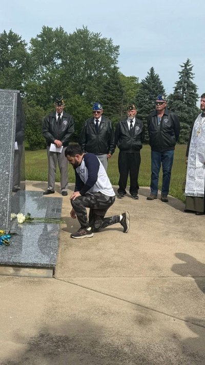 Українські військові пробігли Soldier Field 10 у Чикаго як символ солідарності України та США Українські військові пробігли Soldier Field 10 у Чикаго як символ солідарності України та США