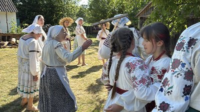 "Ягоденські свояки" з Волині зберігають автентичні пісні чотирьох поколінь родини "Ягоденські свояки" з Волині зберігають автентичні пісні чотирьох поколінь родини