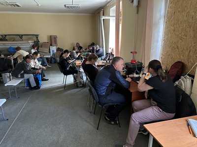 “Біля під’їзду дрон вибухнув”: як живе Дружківка без електрики та води під обстрілами “Біля під’їзду дрон вибухнув”: як живе Дружківка без електрики та води під обстрілами