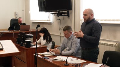 "Вчинили злочин, щоб знайти водіїв": посадовців з Городні, яких підозрюють у підробці мобдоговорів, залишили під вартою "Вчинили злочин, щоб знайти водіїв": посадовців з Городні, яких підозрюють у підробці мобдоговорів, залишили під вартою
