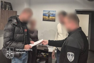 Побиття біля віськкомату: у Києві двом працівникам поліції повідомили про підозру Побиття біля віськкомату: у Києві двом працівникам поліції повідомили про підозру