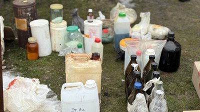 Наркотики на мільйон гривень щомісяця: на Черкащині викрили злочинну групу Наркотики на мільйон гривень щомісяця: на Черкащині викрили злочинну групу