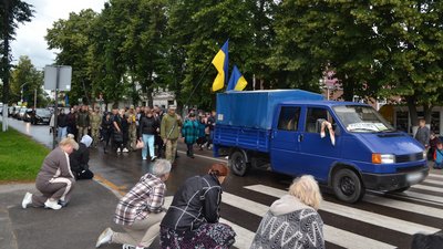 На Чернігівщині попрощалися з двома захисниками: Сергієм Орленком та Андрієм Підлипським На Чернігівщині попрощалися з двома захисниками: Сергієм Орленком та Андрієм Підлипським