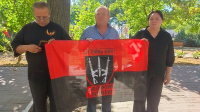 «Віримо, надіємось, чекаємо, кохаємо»: в Олександрівці вийшли на акцію на підтримку безвісти зниклих і полонених «Віримо, надіємось, чекаємо, кохаємо»: в Олександрівці вийшли на акцію на підтримку безвісти зниклих і полонених