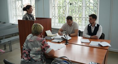 У Зарічному районному суді Сум слухали потерпілу по справі смертельної бійки в ТЦК У Зарічному районному суді Сум слухали потерпілу по справі смертельної бійки в ТЦК
