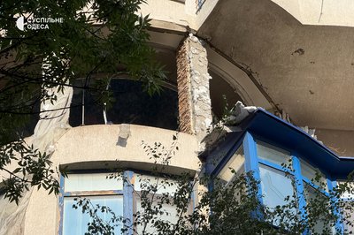 В Одесі внаслідок атаки РФ загорілася квартира у десятиповерхівці В Одесі внаслідок атаки РФ загорілася квартира у десятиповерхівці
