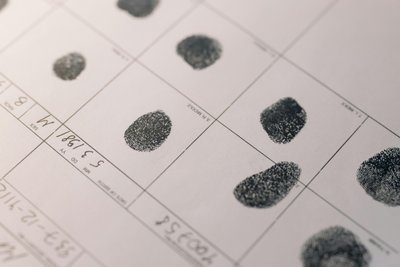Відбитки пальців, ідентифікація, криміналістика Відбитки пальців, ідентифікація, криміналістика