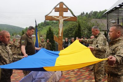 На Закарпатті попрощалися із захисником Михайлом Глебою