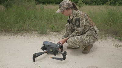 "Маю ділянку, за яку я відповідаю", — вінничанка розповіла, як служить операторкою безпілотників "Маю ділянку, за яку я відповідаю", — вінничанка розповіла, як служить операторкою безпілотників