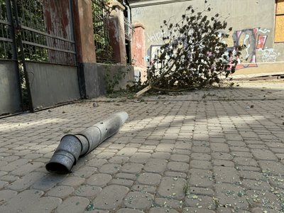 Під час обстрілу РФ у Херсоні пошкоджена історична будівля закладу освіти Під час обстрілу РФ у Херсоні пошкоджена історична будівля закладу освіти