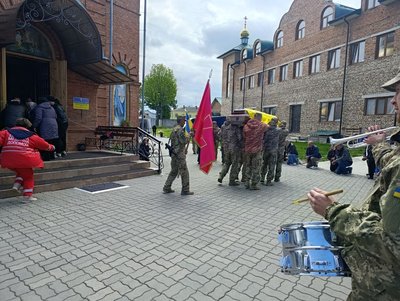 У Хмельницькому попрощались з військовим Олександром Кошельником У Хмельницькому попрощались з військовим Олександром Кошельником