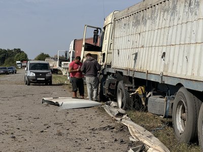 Армія РФ обстріляла колону зерновозів на Сумщині: що відомо Армія РФ обстріляла колону зерновозів на Сумщині: що відомо