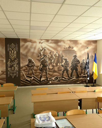 Художник із Житомира Олександр Карачун створив розпис із воїнами різних епох у фармколеджі Художник із Житомира Олександр Карачун створив розпис із воїнами різних епох у фармколеджі