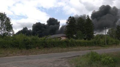Вибух, пожежа на заводі та перевірка повітря: що відомо про займання у Варковичах на Рівненщині Вибух, пожежа на заводі та перевірка повітря: що відомо про займання у Варковичах на Рівненщині