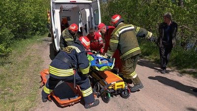 На Кіровоградщині чоловік впав з мосту: що відомо На Кіровоградщині чоловік впав з мосту: що відомо