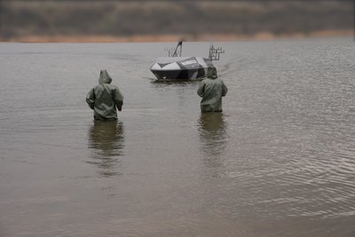 Морпіхи 40-ї бригади поруч із дроном "Баракуда" Морпіхи 40-ї бригади поруч із дроном "Баракуда"