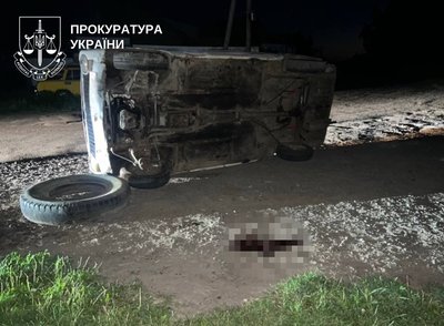 Сів за кермо п'яним і без прав та збив трьох пішоходів, один із них помер: на Київщині вручили підозру 17-річному хлопцю Сів за кермо п'яним і без прав та збив трьох пішоходів, один із них помер: на Київщині вручили підозру 17-річному хлопцю