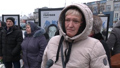З військовими Романом Міськовим, Сергієм Ноготковим та Олексієм Ковтуном попрощалися у Рівному З військовими Романом Міськовим, Сергієм Ноготковим та Олексієм Ковтуном попрощалися у Рівному