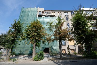На проспекті Незалежності у Харкові ремонтують будинок, пошкоджений після удару північнокорейської ракети у січні На проспекті Незалежності у Харкові ремонтують будинок, пошкоджений після удару північнокорейської ракети у січні