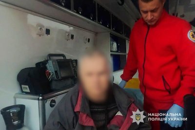 З Покровського на Нікопольщині евакуювали частково паралізованого чоловіка і його дружину З Покровського на Нікопольщині евакуювали частково паралізованого чоловіка і його дружину