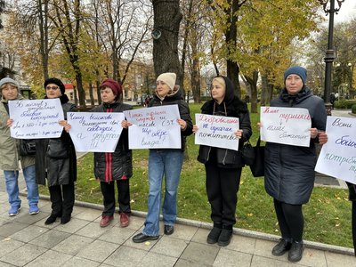У Кременчуці відбувся пікет за чіткі терміни військової служби У Кременчуці відбувся пікет за чіткі терміни військової служби