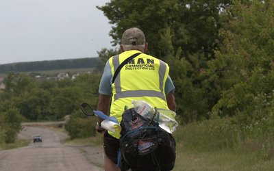 Через п'ять областей у сандалях на велосипеді, аби допомогти ЗСУ: Черкащиною проїхав полтавський волонтер Через п'ять областей у сандалях на велосипеді, аби допомогти ЗСУ: Черкащиною проїхав полтавський волонтер