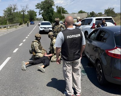 Затримання одного з підозрюваних на Миколаївщині Затримання одного з підозрюваних на Миколаївщині