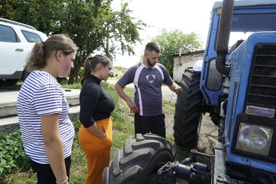 17-річні Надія Кирпичова та Єлизавета Міщенко з Харківщини вчаться на третьому курсі аграрного ліцею на трактористок