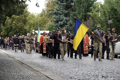 В Ужгороді попрощалися із захисником Денисом Виднянським В Ужгороді попрощалися із захисником Денисом Виднянським