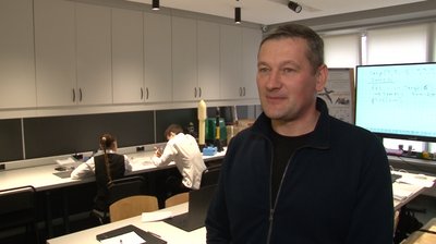 "Навчання, просякнуте небезпекою": черкаський вчитель став героєм документального фільму "Навчання, просякнуте небезпекою": черкаський вчитель став героєм документального фільму