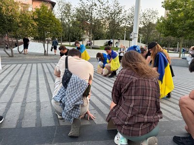 У Дніпрі містяни вийшли на мітинг проти законопроєкту про відповідальність за СЗЧ У Дніпрі містяни вийшли на мітинг проти законопроєкту про відповідальність за СЗЧ