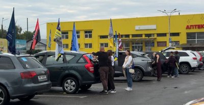 У Вінниці провели автопробіг на підтримку зниклих безвісти оборонців У Вінниці провели автопробіг на підтримку зниклих безвісти оборонців