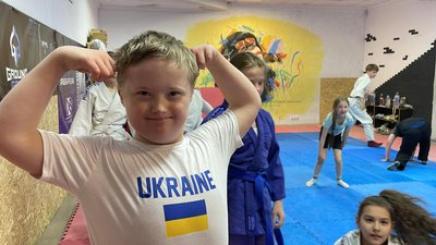 Ярослав Джулай під час заняття з джиу-джитсу. Миколаїв, червень 2025 року Ярослав Джулай під час заняття з джиу-джитсу. Миколаїв, червень 2025 року