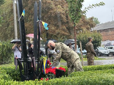 У Кременчуці вшанували пам’ять страчених та закатованих у російському полоні У Кременчуці вшанували пам’ять страчених та закатованих у російському полоні