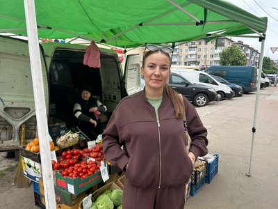 Полуниця на Житньому ринку Житомира: що пропонують продавці та скільки коштує ягода Полуниця на Житньому ринку Житомира: що пропонують продавці та скільки коштує ягода