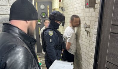 День жалоби у Кривому Розі, обстріли Нікопольщини, мертві птахи на пляжі. Головні новини Дніпра та області 7 березня День жалоби у Кривому Розі, обстріли Нікопольщини, мертві птахи на пляжі. Головні новини Дніпра та області 7 березня