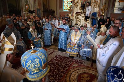 В Ужгороді висвятили нового єпископа Мукачівської греко-католицької єпархії Теодора (Мацапулу) В Ужгороді висвятили нового єпископа Мукачівської греко-католицької єпархії Теодора (Мацапулу)