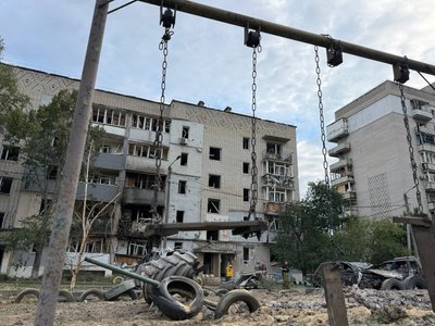 Війська РФ вдарили по Павлограду, пошкоджені багатоповерхівка й дитячий майданчик: є загиблі, серед поранених діти Війська РФ вдарили по Павлограду, пошкоджені багатоповерхівка й дитячий майданчик: є загиблі, серед поранених діти