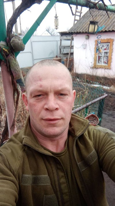 Мати захисника з Житомирщини понад три роки шукає сина, який зник безвісти під Бахмутом Мати захисника з Житомирщини понад три роки шукає сина, який зник безвісти під Бахмутом