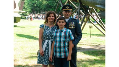Загиблий пілот Герой України Олександр Довгач — родом з Чернігова. Що про нього згадує однокласниця Загиблий пілот Герой України Олександр Довгач — родом з Чернігова. Що про нього згадує однокласниця