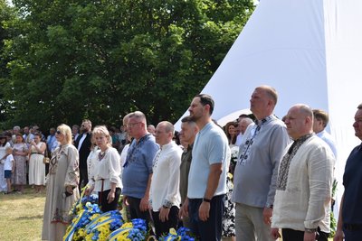Відзначили День Конституції та вшанували пам'ять полеглих козаків у "Козацькому Редуті" на Рівненщині Відзначили День Конституції та вшанували пам'ять полеглих козаків у "Козацькому Редуті" на Рівненщині