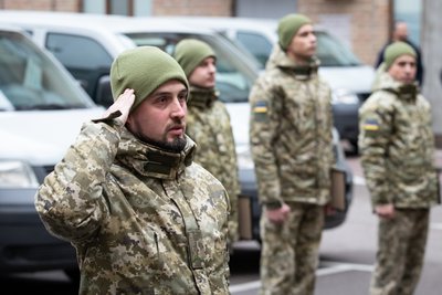 Київ передав 50 мікроавтобусів для охорони держкордону з РФ та Білоруссю Київ передав 50 мікроавтобусів для охорони держкордону з РФ та Білоруссю