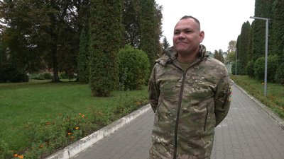 "Моя найбільша мрія була — поїхати в Україну": історія бійця Хуана Карлоса, який лікується на Рівненщині