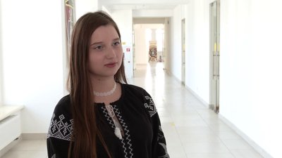 Фотоконкурс, присвячений пам'яті загиблого фотографа Максима Бурди, провели в Острозі на Рівненщині Фотоконкурс, присвячений пам'яті загиблого фотографа Максима Бурди, провели в Острозі на Рівненщині