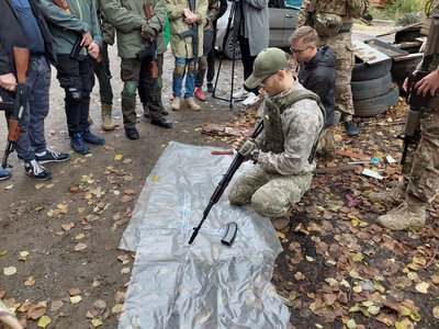 У Львові американські піхотинці тренують українських добровольців У Львові американські піхотинці тренують українських добровольців