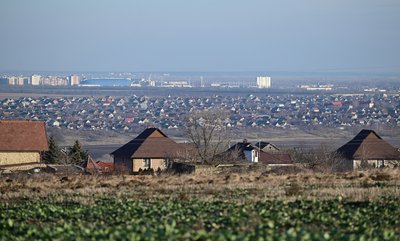 Вид на Тирасполь, головне місто непідконтрольного уряду Молдови Придністров'я. Фотографія зроблена із молдовського села Варниця, 17 січня 2025 року Вид на Тирасполь, головне місто непідконтрольного уряду Молдови Придністров'я. Фотографія зроблена із молдовського села Варниця, 17 січня 2025 року