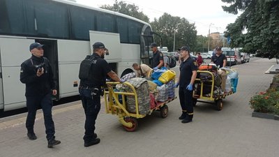 26 жителів Донеччини прибули на Рівненщину евакуаційним потягом