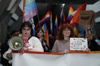Голова Дніпропетровської облради назвав ЛГБТ-прайд «гендерним безумством»: чи може посадовець так висловлюватися Голова Дніпропетровської облради назвав ЛГБТ-прайд «гендерним безумством»: чи може посадовець так висловлюватися