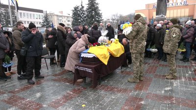 Був футболістом місцевої команди: попрощалися з військовим Іваном Семенюком у Рівному Був футболістом місцевої команди: попрощалися з військовим Іваном Семенюком у Рівному